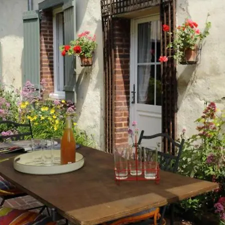 Foucheres, 3 Pieces, 4 Personnes - Fr-1-543-92 Foucheres